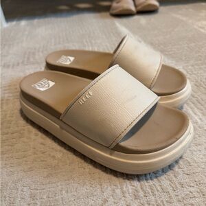 Reef Women's Cream Slide Sandals